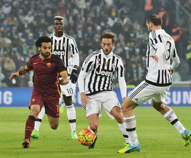 Salah in una gabbia bianconera con Chiellini, Marchisio e Pogba. Ansa